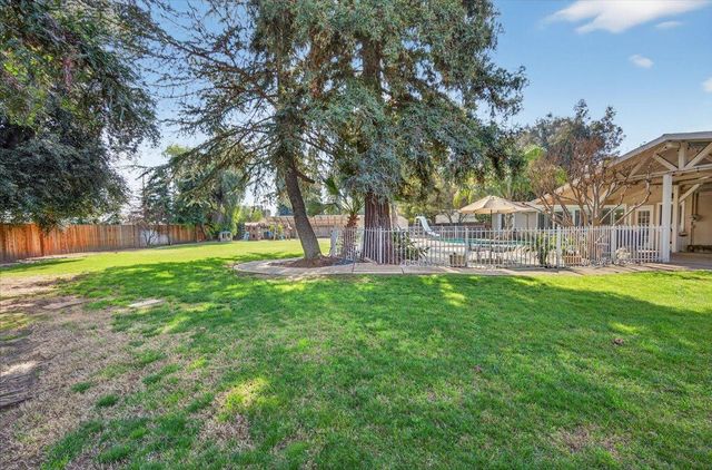 1544 N De Wolf Avenue, Fresno, CA 93737