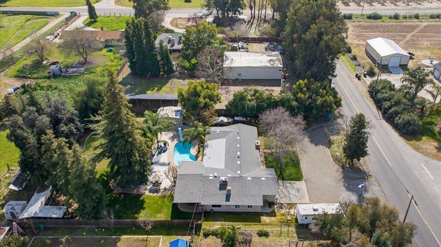 1544 N De Wolf Avenue, Fresno, CA 93737