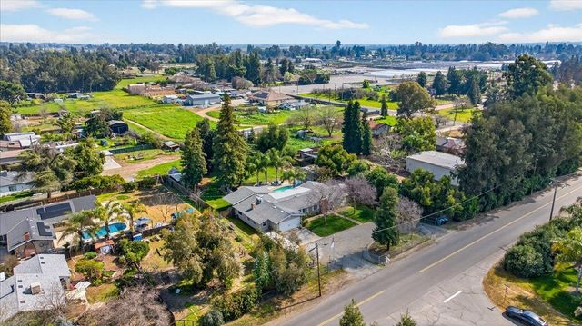 1544 N De Wolf Avenue, Fresno, CA 93737