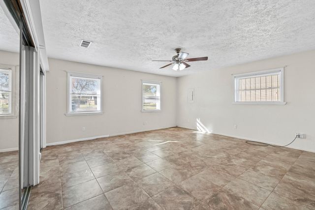 1311 Oak Street, Anahuac, TX 77514