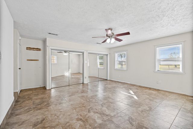 1311 Oak Street, Anahuac, TX 77514