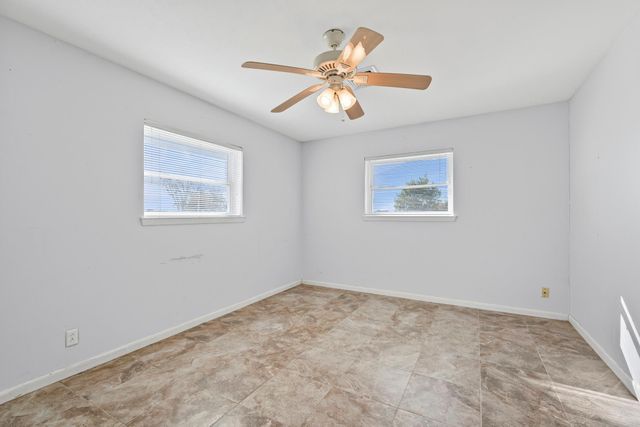 1311 Oak Street, Anahuac, TX 77514