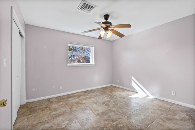 1311 Oak Street, Anahuac, TX 77514