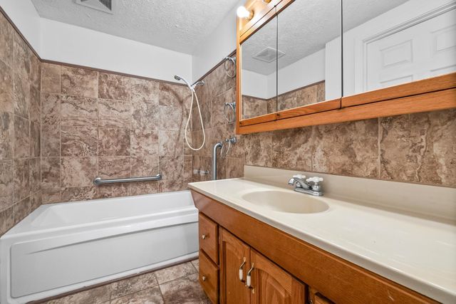 1311 Oak Street, Anahuac, TX 77514