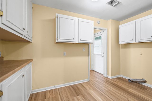 1311 Oak Street, Anahuac, TX 77514