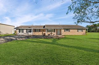 1311 Oak Street, Anahuac, TX 77514