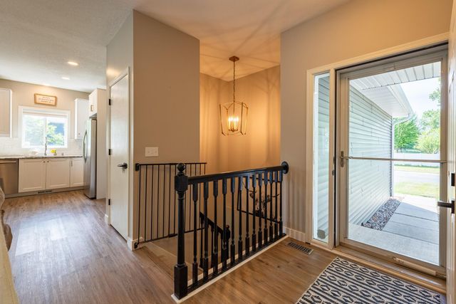 17664 Fieldfare Way, Farmington, MN 55024