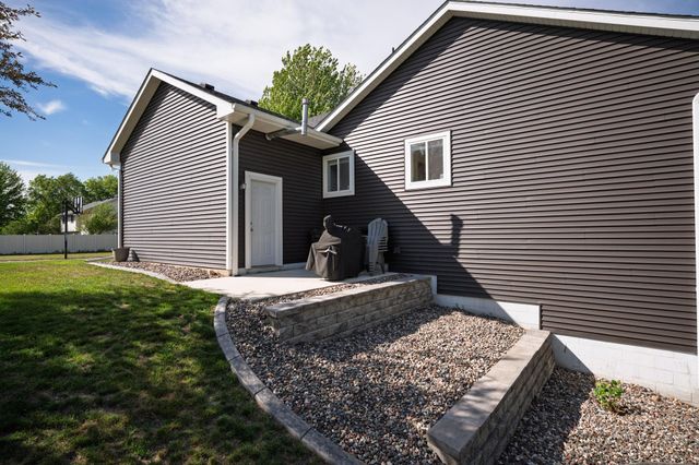 17664 Fieldfare Way, Farmington, MN 55024