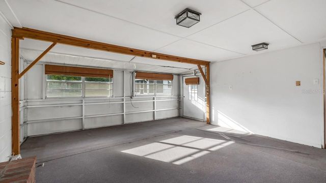 510 N PALM AVENUE, Howey In The Hills, FL 34737