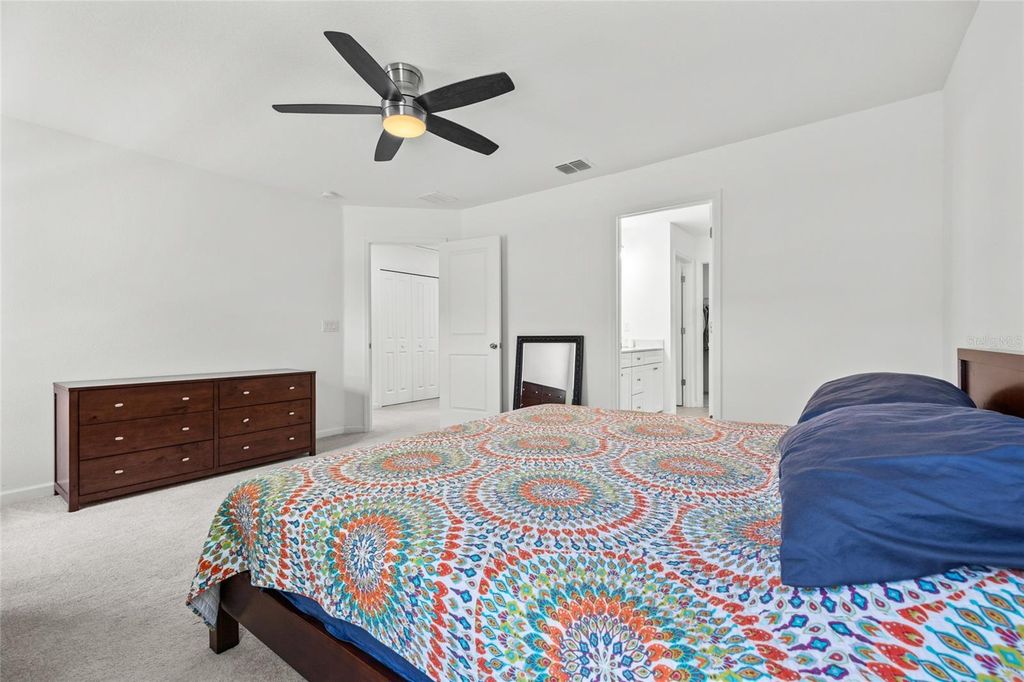 Image 14 of property listing at 2208 NW 89TH WAY, Gainesville, FL 32606