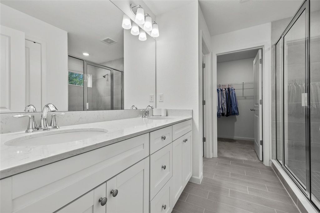 Image 15 of property listing at 2208 NW 89TH WAY, Gainesville, FL 32606