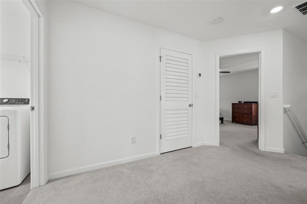 Image 17 of property listing at 2208 NW 89TH WAY, Gainesville, FL 32606