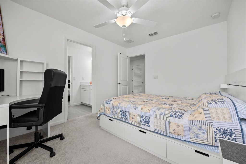 Image 20 of property listing at 2208 NW 89TH WAY, Gainesville, FL 32606