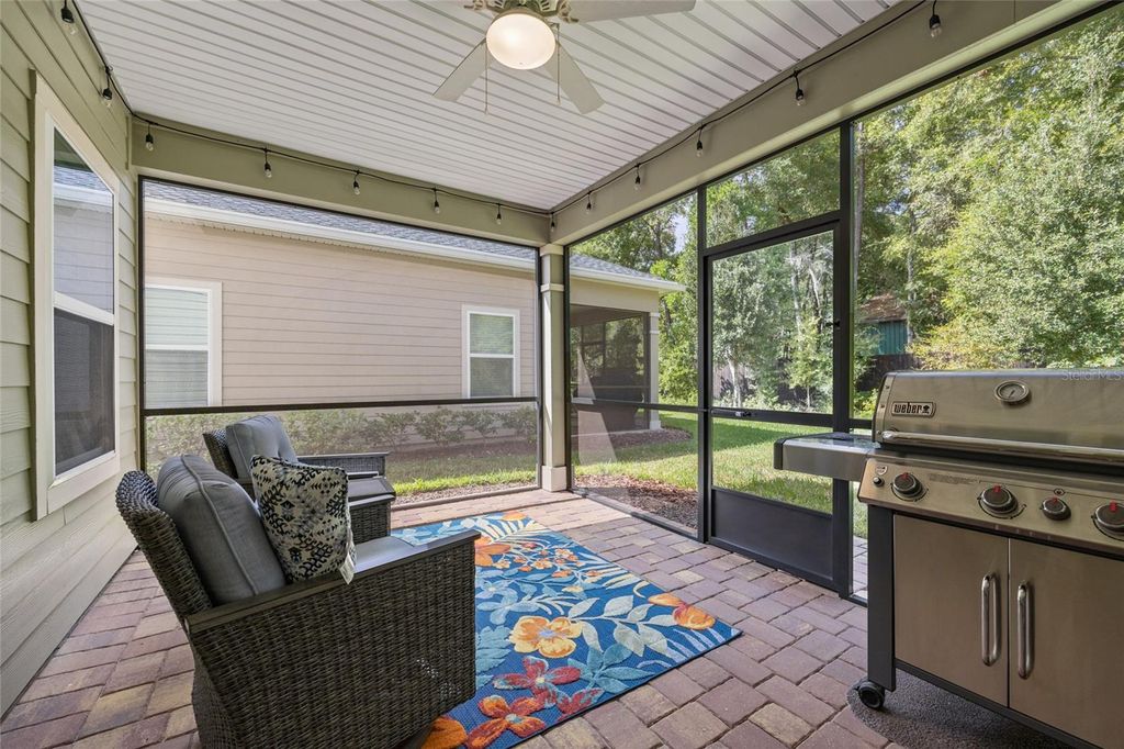 Image 29 of property listing at 2208 NW 89TH WAY, Gainesville, FL 32606