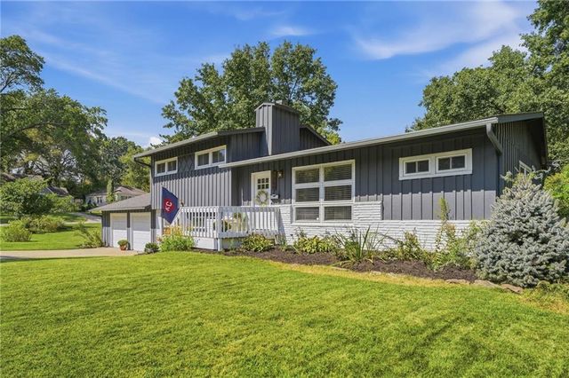 5200 W 57th Street, Roeland Park, KS 66205
