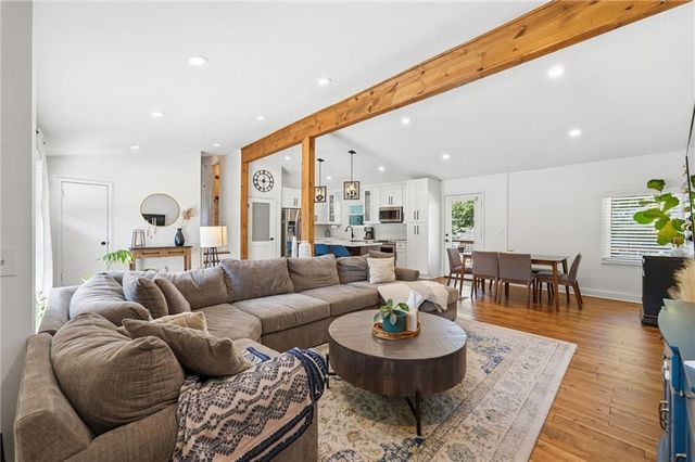 5200 W 57th Street, Roeland Park, KS 66205