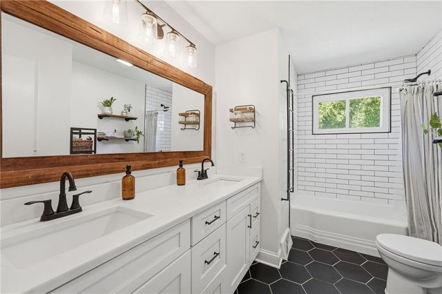 5200 W 57th Street, Roeland Park, KS 66205