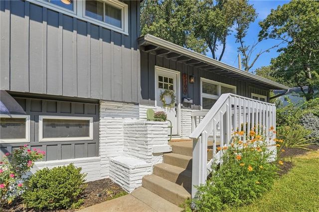 5200 W 57th Street, Roeland Park, KS 66205