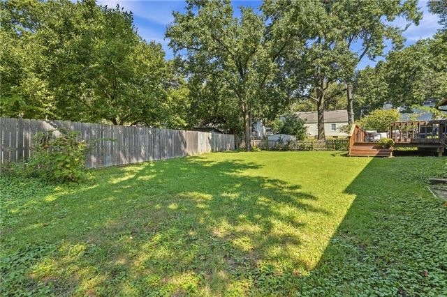 5200 W 57th Street, Roeland Park, KS 66205