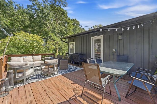 5200 W 57th Street, Roeland Park, KS 66205