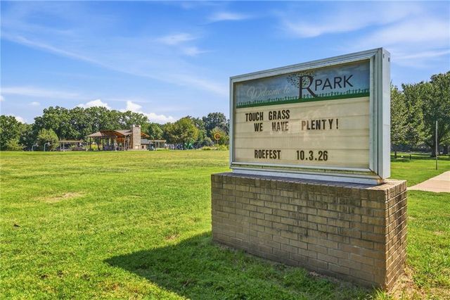 5200 W 57th Street, Roeland Park, KS 66205