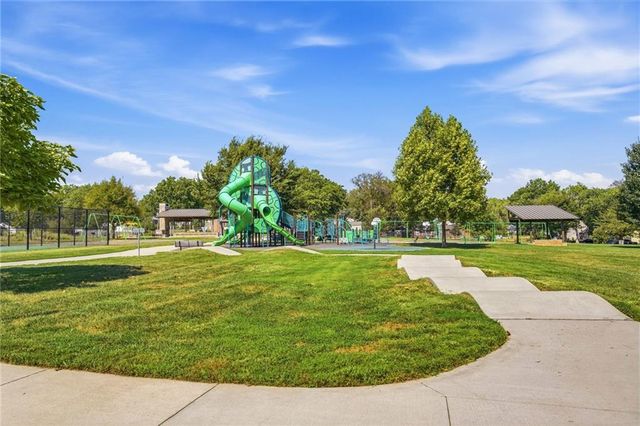 5200 W 57th Street, Roeland Park, KS 66205