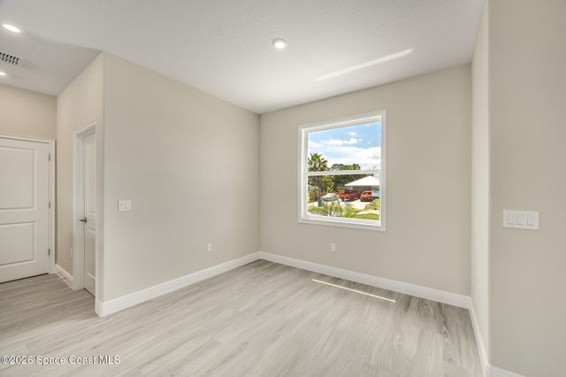 680 Londonderry Circle SE, Palm Bay, FL 32909