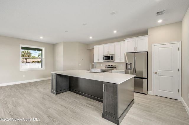 680 Londonderry Circle SE, Palm Bay, FL 32909