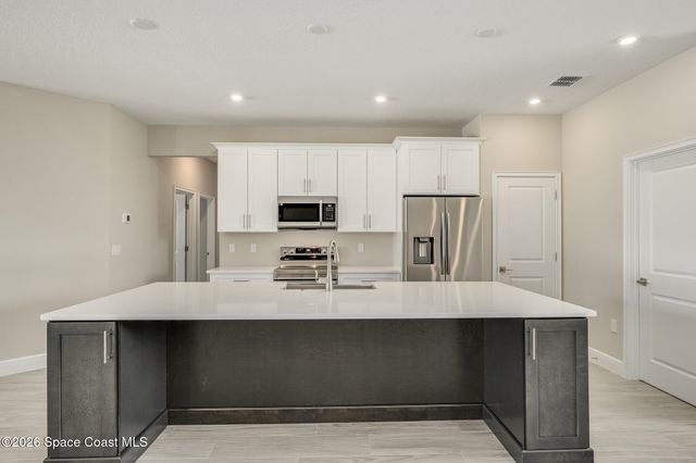 680 Londonderry Circle SE, Palm Bay, FL 32909