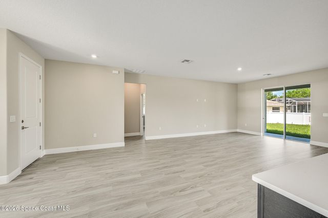 680 Londonderry Circle SE, Palm Bay, FL 32909