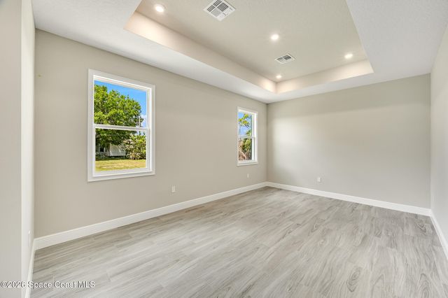 680 Londonderry Circle SE, Palm Bay, FL 32909