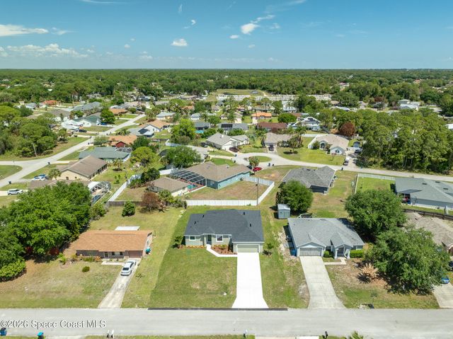 680 Londonderry Circle SE, Palm Bay, FL 32909