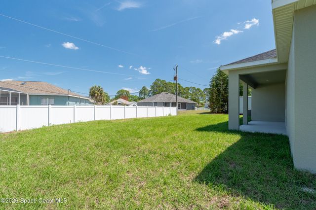 680 Londonderry Circle SE, Palm Bay, FL 32909