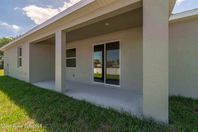 680 Londonderry Circle SE, Palm Bay, FL 32909