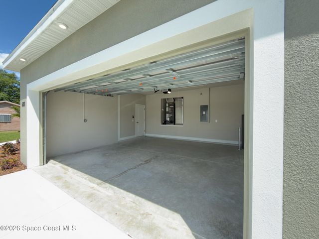 680 Londonderry Circle SE, Palm Bay, FL 32909