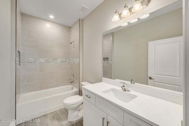 680 Londonderry Circle SE, Palm Bay, FL 32909
