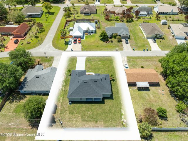 680 Londonderry Circle SE, Palm Bay, FL 32909