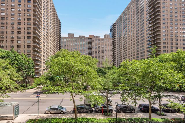 185 W End Ave Apt 3K, New York City, NY 10023