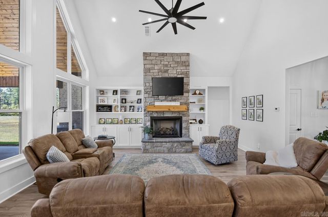 25573 S Springlake Road, Hensley, AR 72065