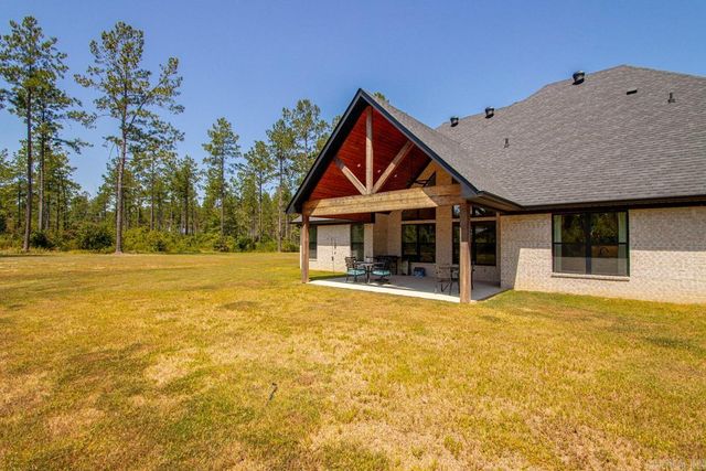25573 S Springlake Road, Hensley, AR 72065