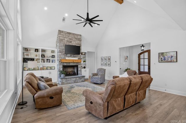 25573 S Springlake Road, Hensley, AR 72065