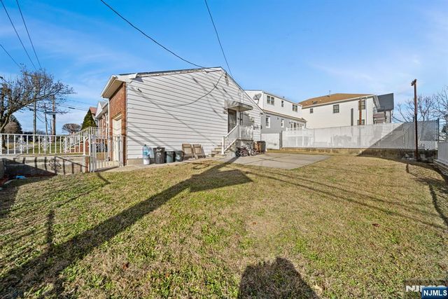 23 Arn Terrace Floor 1, Secaucus, NJ 07094