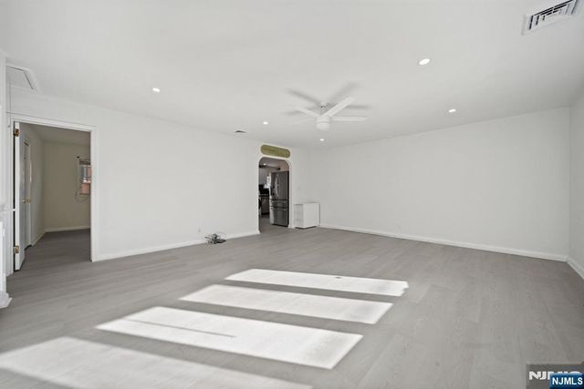 23 Arn Terrace Floor 1, Secaucus, NJ 07094