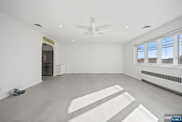 23 Arn Terrace Floor 1, Secaucus, NJ 07094