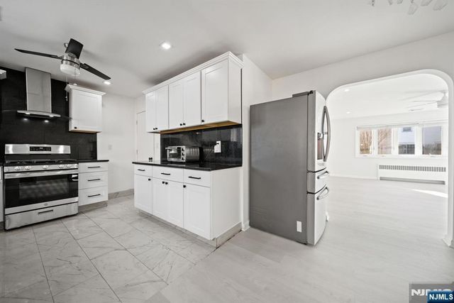 23 Arn Terrace Floor 1, Secaucus, NJ 07094