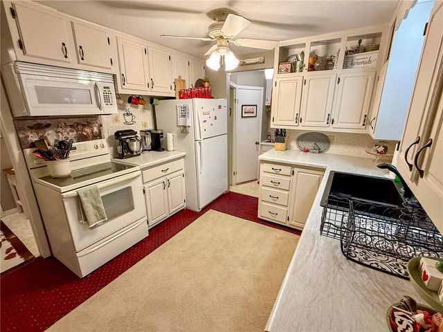 203 E Butler Street, Yates Center, KS 66783