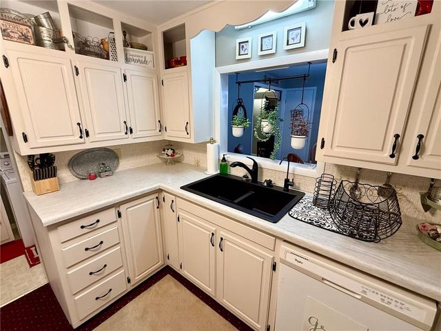 203 E Butler Street, Yates Center, KS 66783