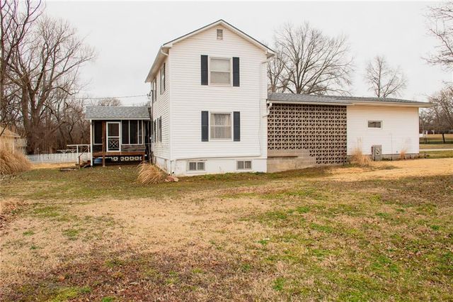 203 E Butler Street, Yates Center, KS 66783