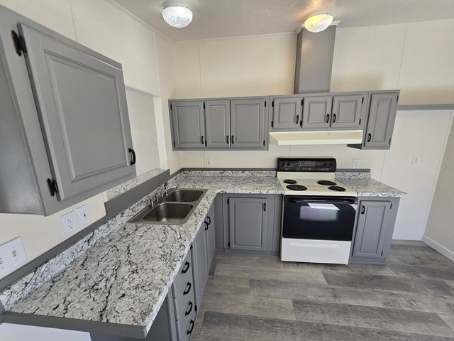 633 E Archwood Drive UNIT 43, Eagle Point, OR 97524