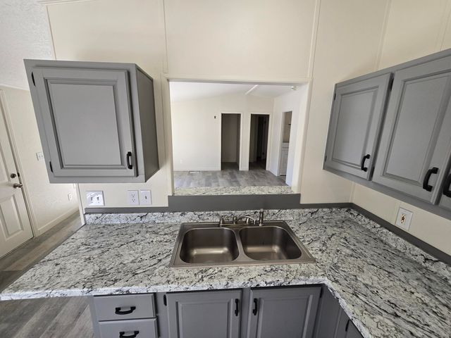 633 E Archwood Drive UNIT 43, Eagle Point, OR 97524